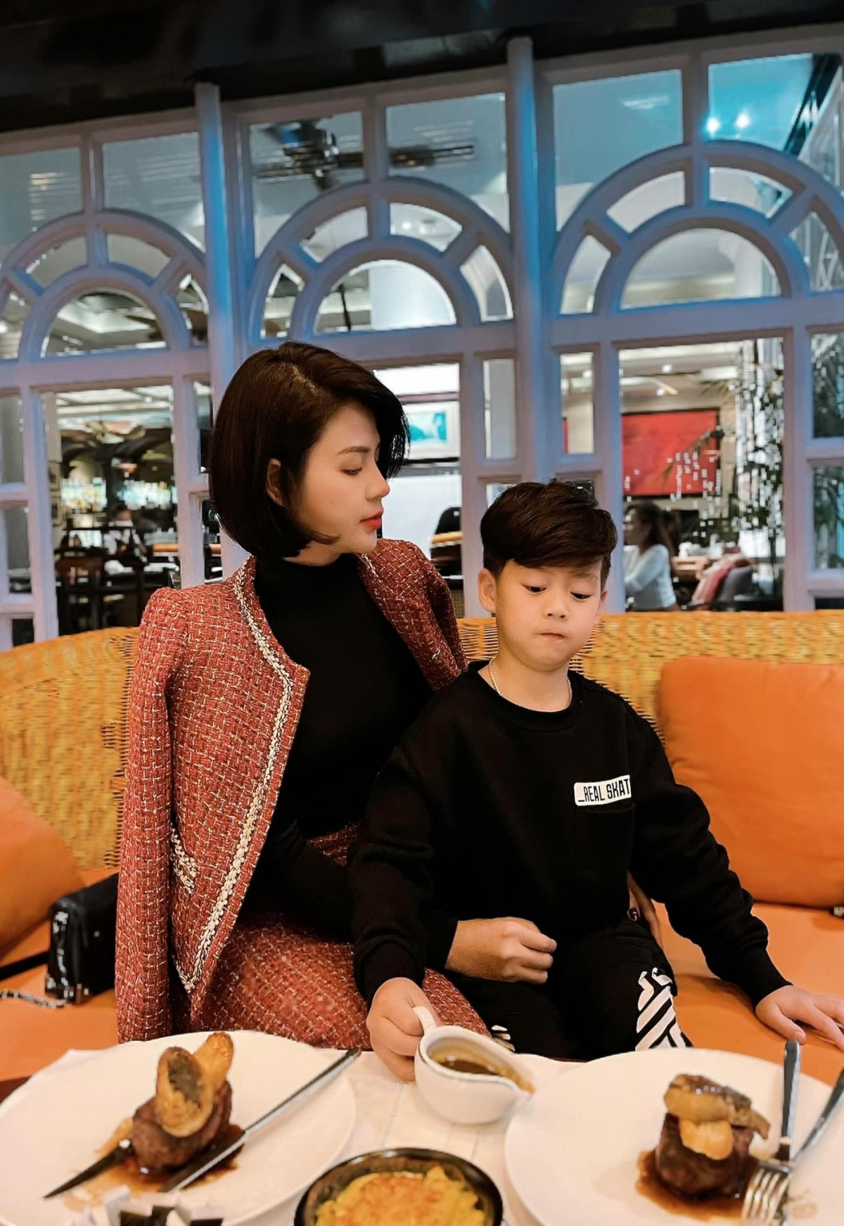 Ngoai hinh cuc ngau cua con trai Luong Thu Trang “Mat na guong“-Hinh-7