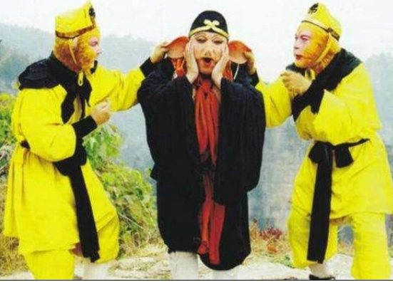 Tai sao cay gay cua Luc Nhi My Hau giong y nhu duc Kim Co Bong?-Hinh-2