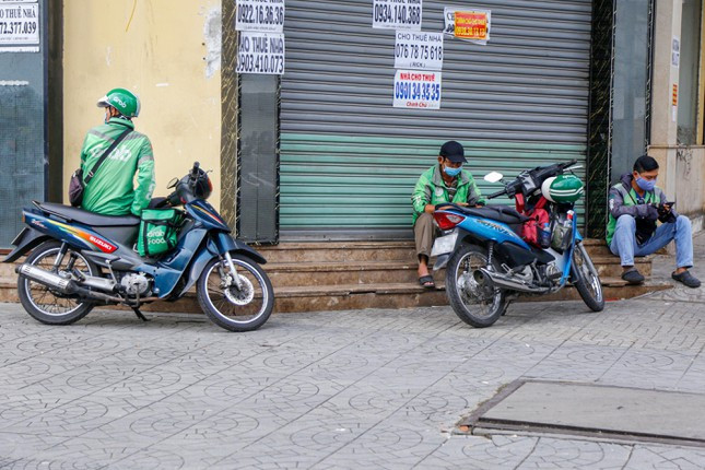 Tai xe xe om cong nghe o TPHCM nong long truoc gio G