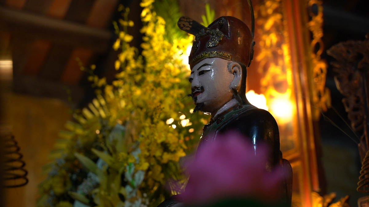 Thái úy Tô Hiến Thành sinh ngày 22 tháng Giêng năm Nhâm Ngọ (11/2/1102), mất ngày 11/7/1179, hiệu Phi Diên và Đại Liêu, quê Ô Diên, huyện Từ Liêm, nay là làng Hạ Mỗ xã Hạ Mỗ, huyện Đan Phượng, thành phố Hà Nội. Ảnh: Tô Dương.