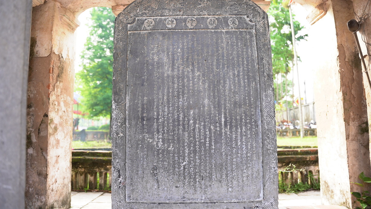 Nếu Cát Lượng giúp Lưu Bị xây cơ nghiệp Thục Hán thì Tô Hiến Thành phò tá vua Lý Anh Tông giữ vững giang sơn. Ảnh: Ngày nay, tại đền Văn Hiến, nơi thờ danh nhân Tô Hiến Thành có một bia đá ghi lại tiểu sử của ông. Ảnh: Công dân khuyến học.