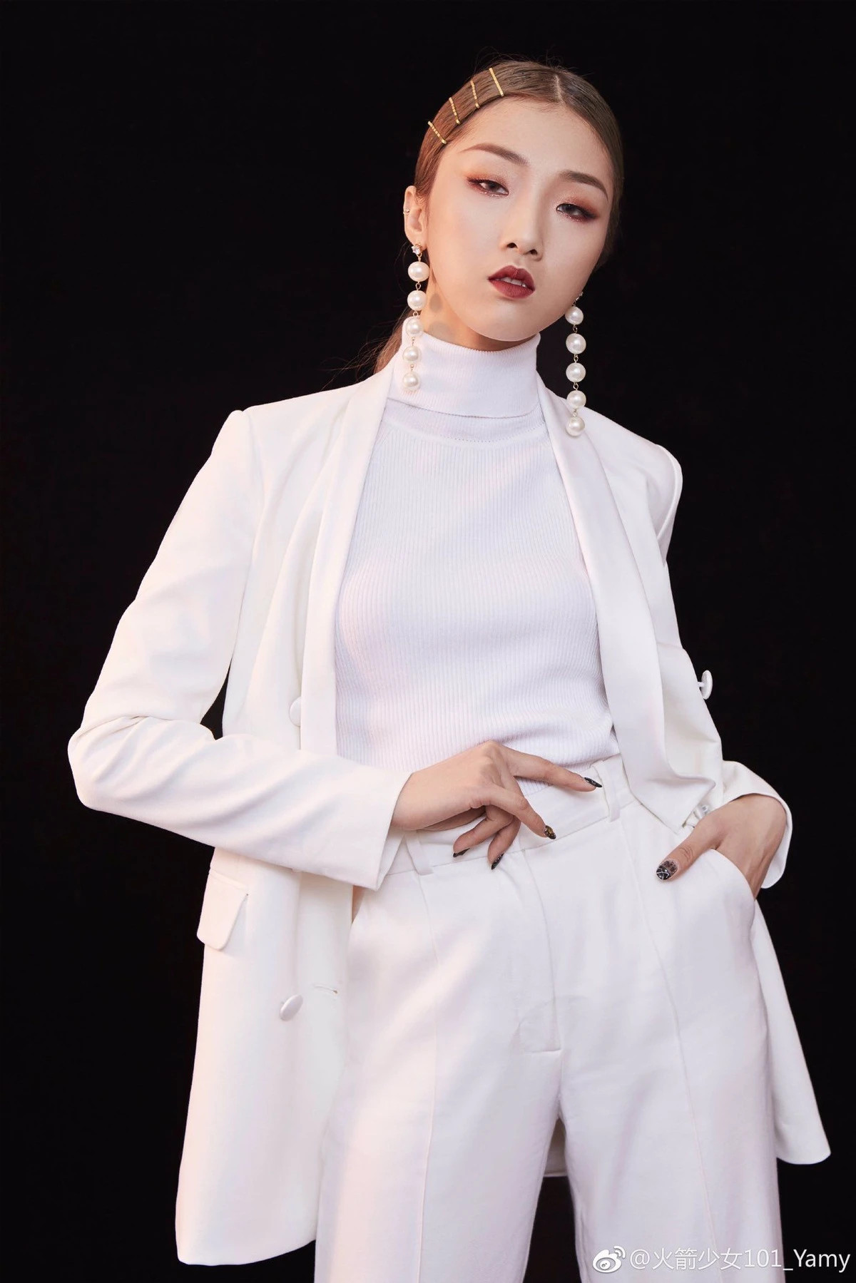 Mai Davika co can buoc Suni Ha Linh tai Dap gio?-Hinh-4