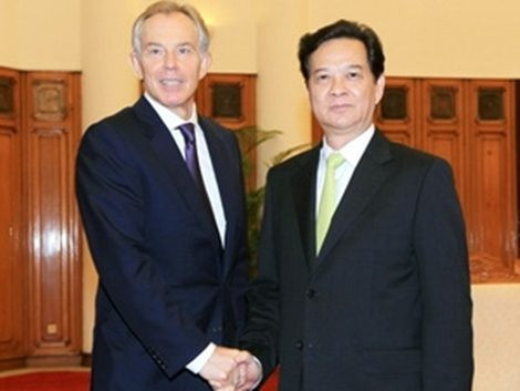 Thủ tướng Nguyễn Tấn Dũng tiếp nguyên Thủ tướng Anh Tony Blair tháng 3/2013.