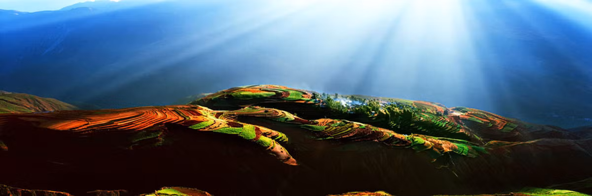 Cảnh đẹp mê hoặc ở vùng đất đỏ nổi tiếng ở tỉnh Vân Nam.