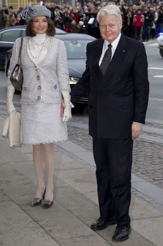 10. Olafur Ragnar Grímsson – Tổng thống Iceland: Chuộng vest 2 hàng khuy cài chéo và ve áo nhọn, ông Olafur Ragnar Grímsson xây dựng hình tượng người đàn ông lịch lãm, sang trọng, quyền lực - phong cách của các quý tộc Anh.