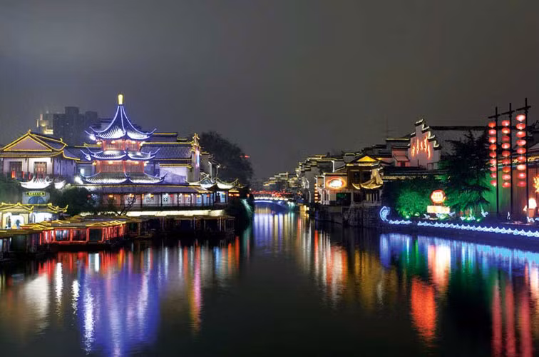 Ngoài ra, thủ phủ của tỉnh Giang Tô là Nam Kinh cũng là điểm ngắm trăng lý tưởng.