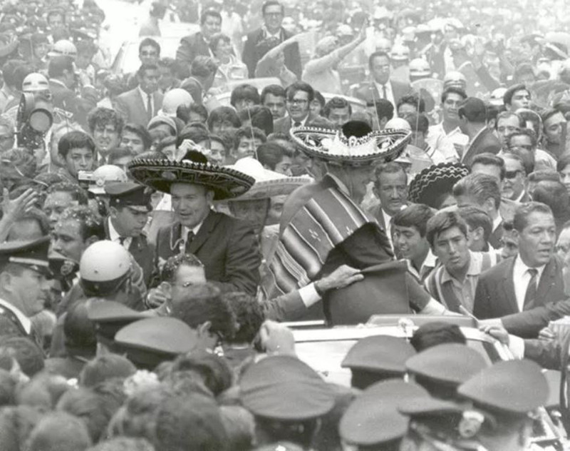Các nhà du hành của tàu vũ trụ Apollo 11 thăm Mexico City năm 1969.