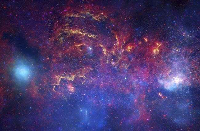 Đường kính của vũ trụ có thể quan sát được là 93 tỷ năm ánh sáng. Để hiểu hơn về sự vĩ đại của vũ trụ, bạn có thể tưởng tượng rằng nếu một người đi với vận tốc 1 năm ánh sáng/giây thì người đó sẽ mất 3.000 năm để từ đầu này tới đầu kia của vũ trụ.