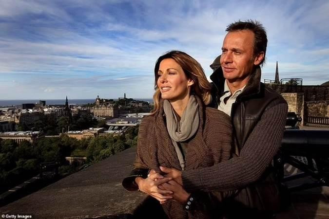 Chan dung Hoa hau sau ly hon dai gia van o nha tram ty-Hinh-2