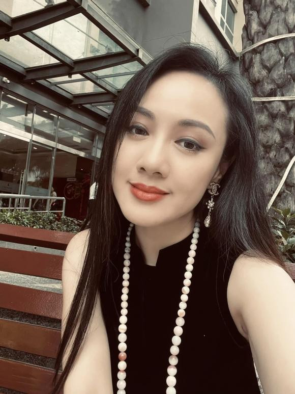 Lo loat anh cua BTV Hoai Anh hoi nho-Hinh-5