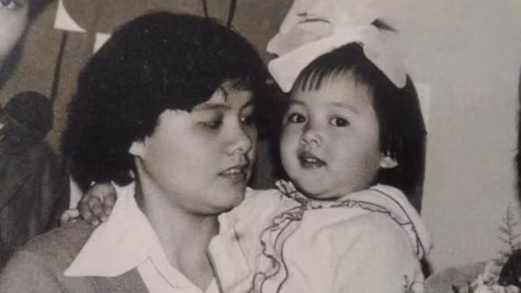 Lo loat anh cua BTV Hoai Anh hoi nho-Hinh-3