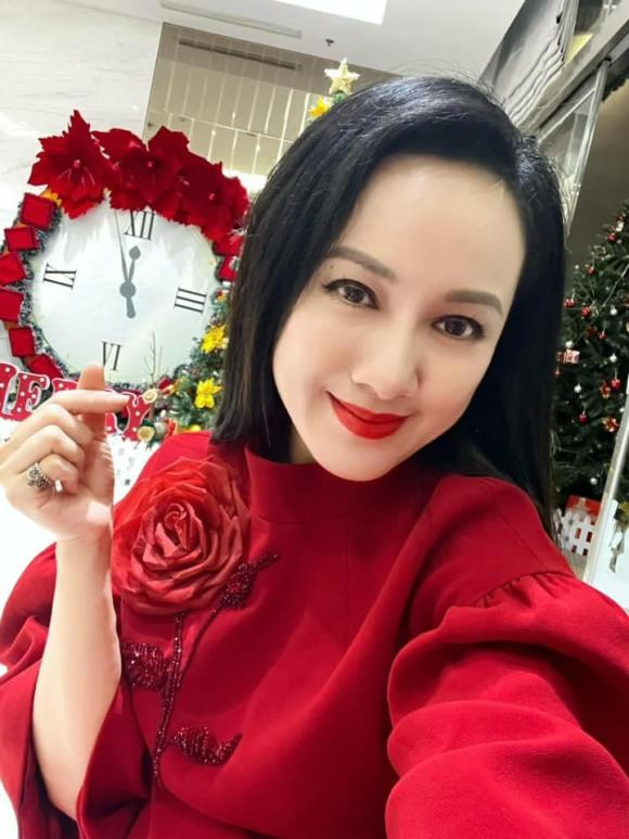 Lo loat anh cua BTV Hoai Anh hoi nho-Hinh-9