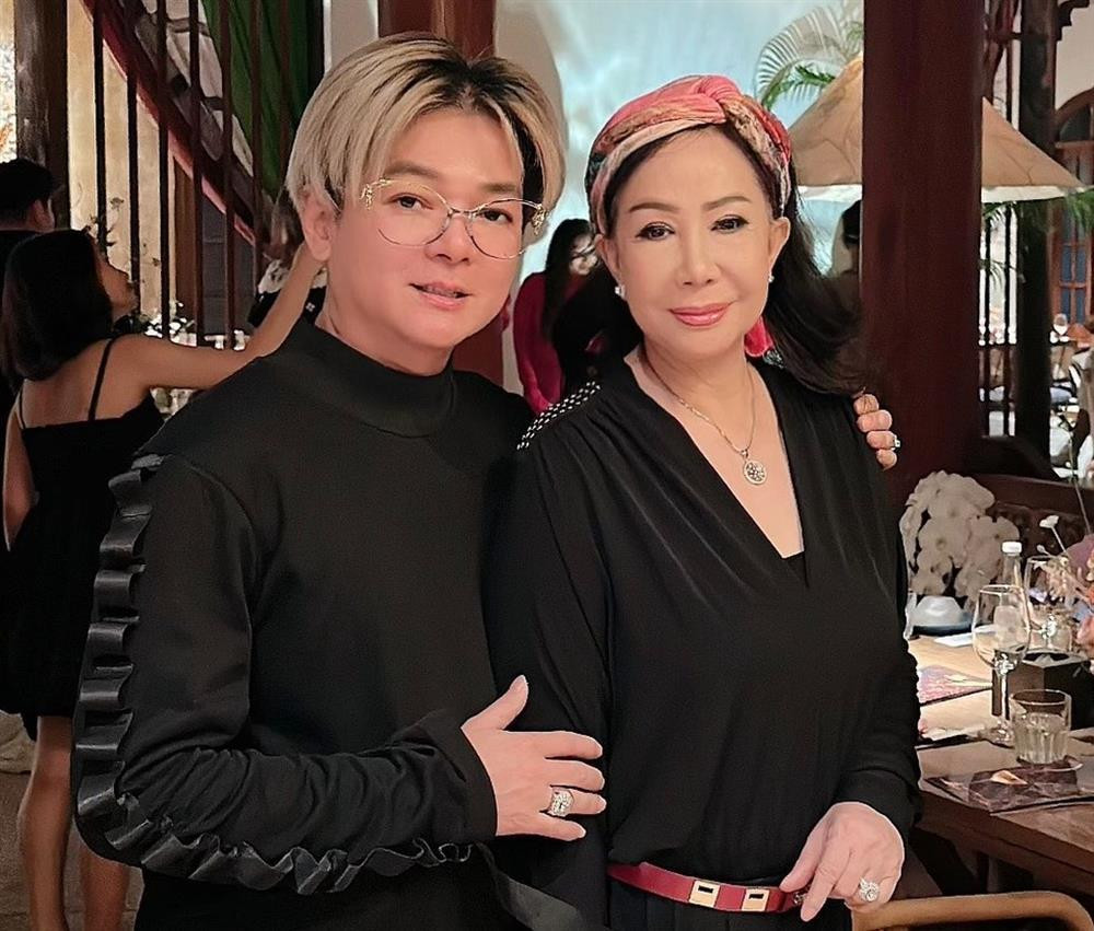 Vu Ha va vo hon 8 tuoi man nong suot 3 thap ky-Hinh-2