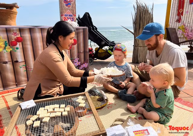 Nhieu hoat dong dac sac tai cac bai bien du lich Da Nang-Hinh-2