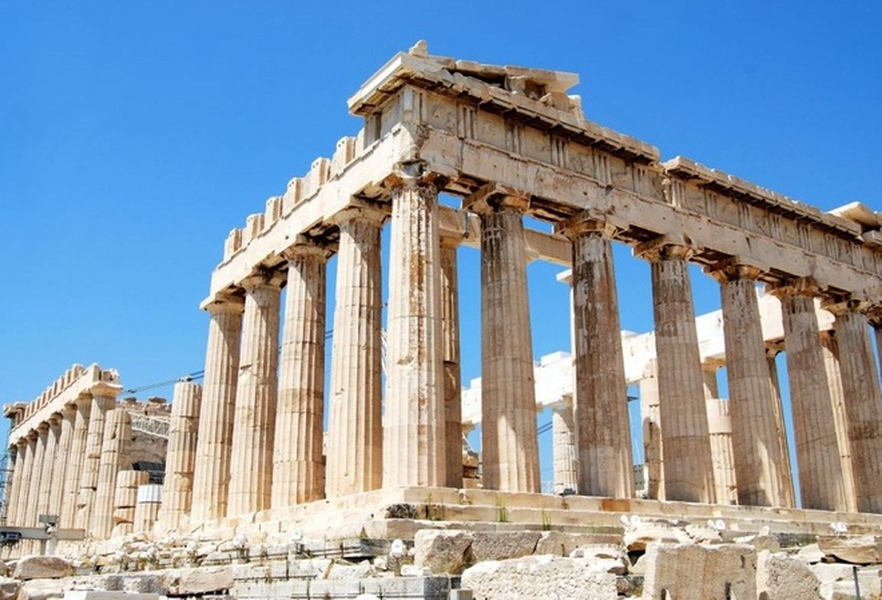Đền Parthenon (Hy Lạp): Đây là một ngôi đền thờ thần Athena, được xây dựng vào năm 447 trước công nguyên. Công trình xây dựng nổi tiếng nhất còn lại của Hy Lạp cổ đại, và đã được ca ngợi như là thành tựu của kiến trúc Hy Lạp. Các điêu khắc trang trí của ngôi đền bằng từ đá cẩm thạch trắng, được coi như là đỉnh cao của nghệ thuật Hy Lạp cổ đại, và được đánh giá như là một trong những công trình văn hóa vĩ đại nhất thế giới.