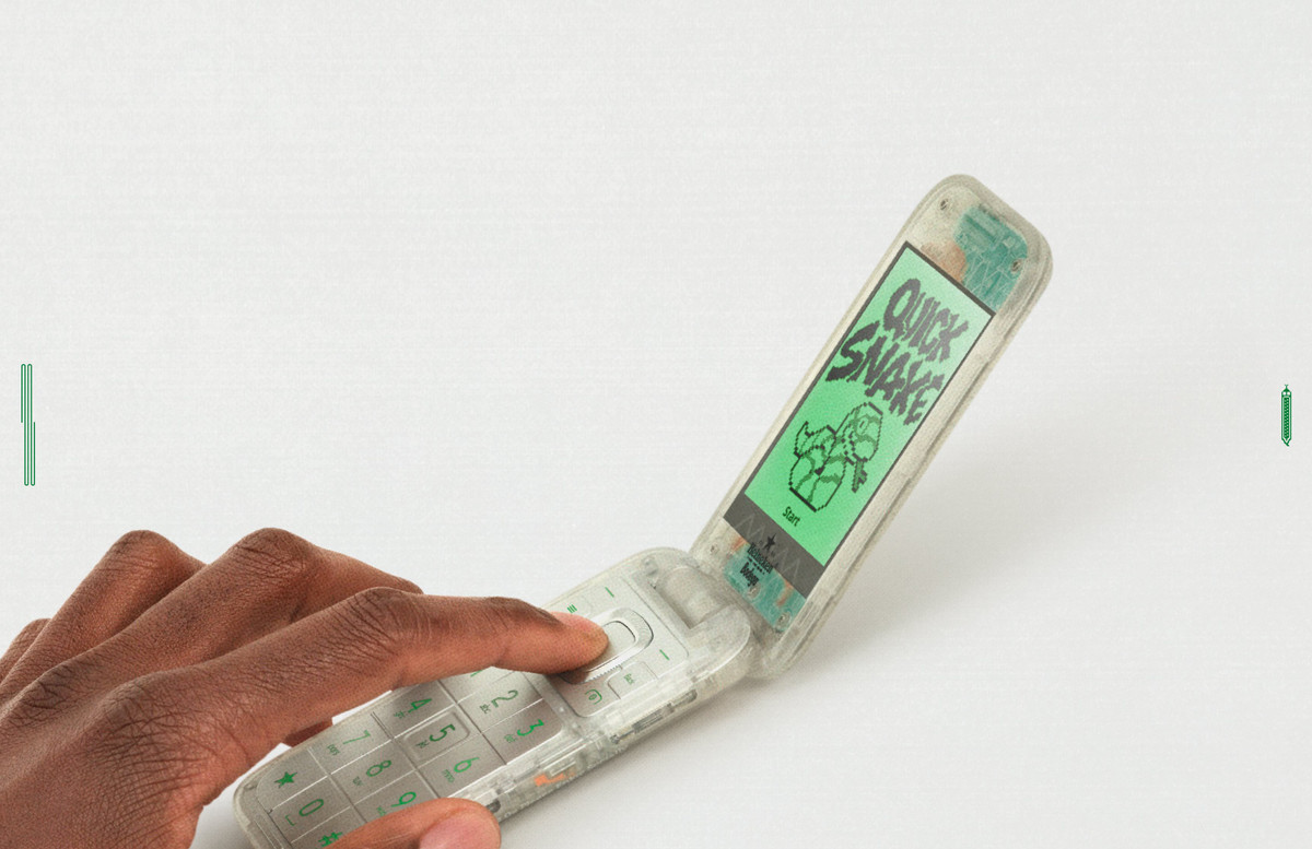 Chiếc điện thoại buồn tẻ nhất thế giới của Heineken - Hình 4 Chiec dien thoai buon te nhat the gioi cua Heineken-Hinh-4