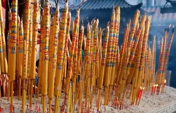 Tho cung ky nhat huong gay dau, vi sao?-Hinh-3