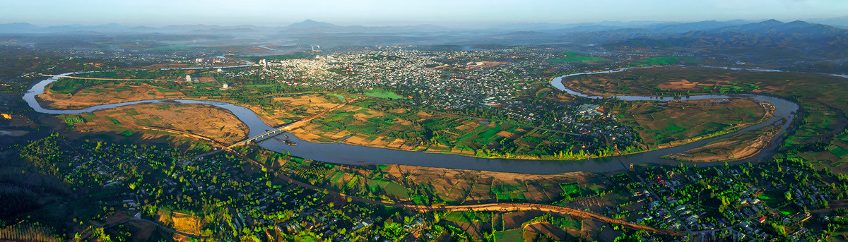 Doc dao dong song chay nguoc o Kon Tum