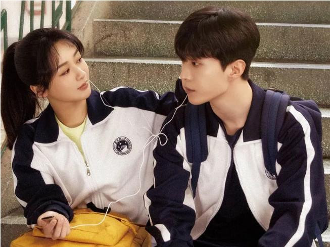 Bat ngo nhan sac Duong Tu thuo 18 tuoi-Hinh-2