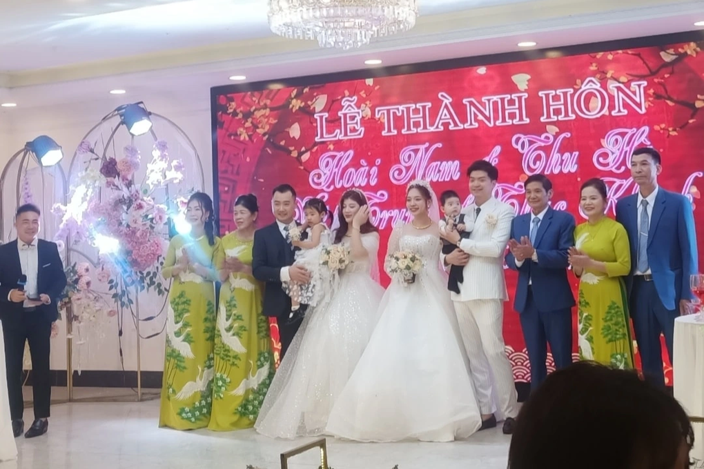 Hai anh em ruot o Nghe An cuoi cung ngay, chung thung mung cuoi-Hinh-4