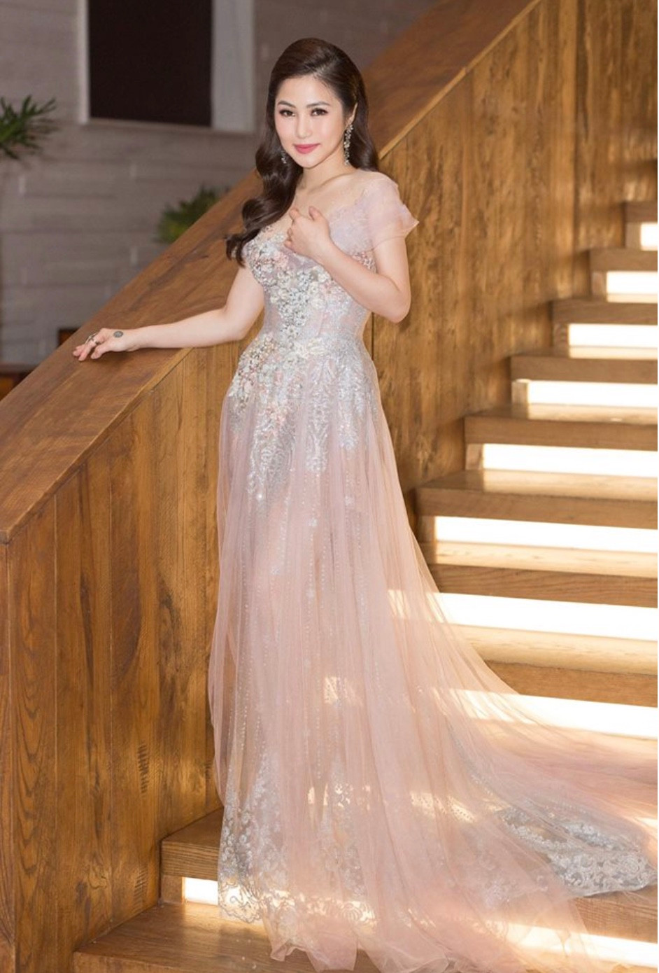 Ngoai hinh cua Huong Tram 