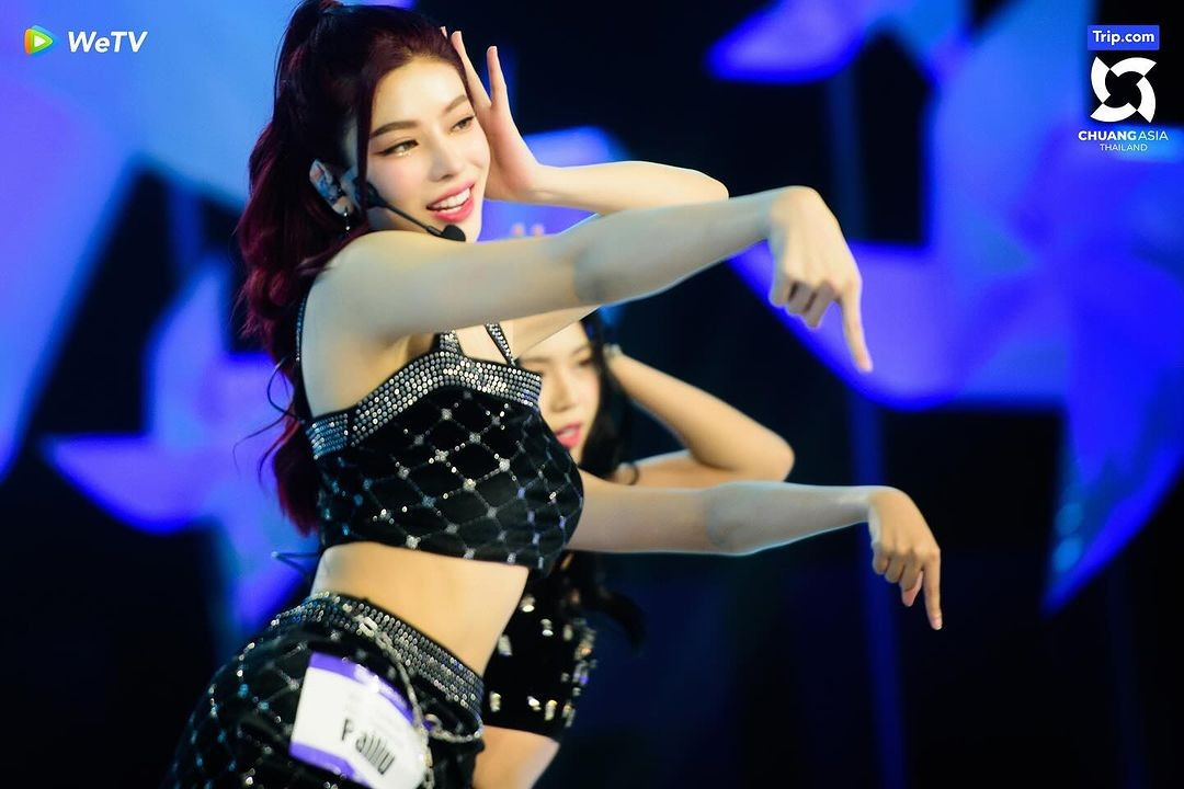 Qua nhiều phần biểu diễn tại chương trình, Paulius Prajakrattanakul đang dần gây được thiện cảm với khán giả. Trong chương trình, người đẹp gốc Việt chủ yếu hát tiếng Anh và thể hiện kỹ năng vũ đạo ấn tượng.