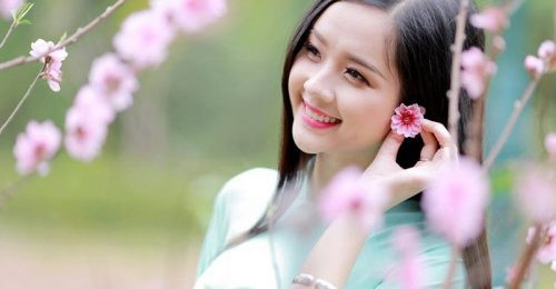  Sự tu dưỡng: Người phụ nữ hãy cố gắng giữ cho bản thân mình trái tim lương thiện, khi tu dưỡng sự lương thiện thì bạn sẽ nhận về được nhiều phúc báo lớn. Việc tu dưỡng trái tim cũng có ảnh hưởng nhiều đến tính cách. Thông qua việc làm hàng ngày mà phụ nữ sẽ nhận được ít hoặc nhiều phúc báo. 