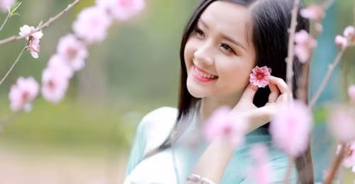  Sự tu dưỡng: Người phụ nữ hãy cố gắng giữ cho bản thân mình trái tim lương thiện, khi tu dưỡng sự lương thiện thì bạn sẽ nhận về được nhiều phúc báo lớn. Việc tu dưỡng trái tim cũng có ảnh hưởng nhiều đến tính cách. Thông qua việc làm hàng ngày mà phụ nữ sẽ nhận được ít hoặc nhiều phúc báo. 