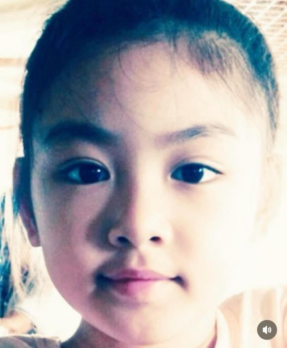 Lọ Lem cũng sở hữu những nét đẹp từ nhỏ.