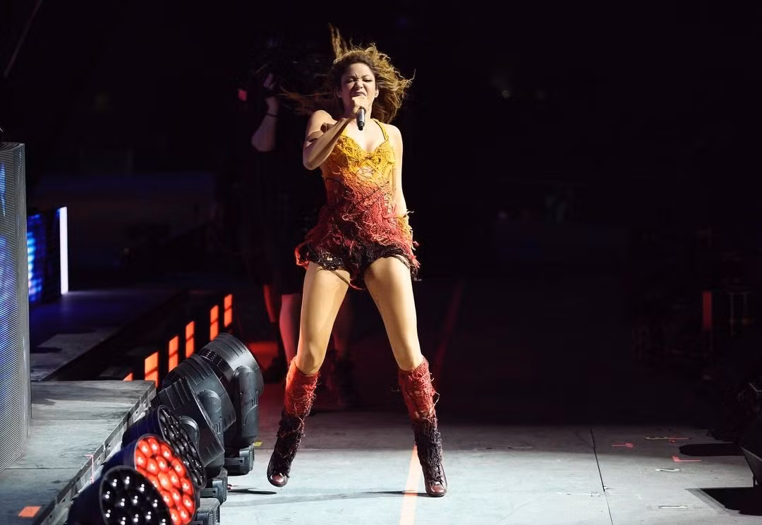 Lisa (BlackPink) kem sac, sao nu goc Viet dien vay luoi o Coachella-Hinh-3