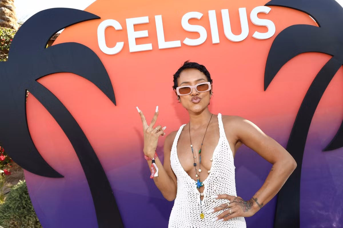 Lisa (BlackPink) kem sac, sao nu goc Viet dien vay luoi o Coachella-Hinh-7