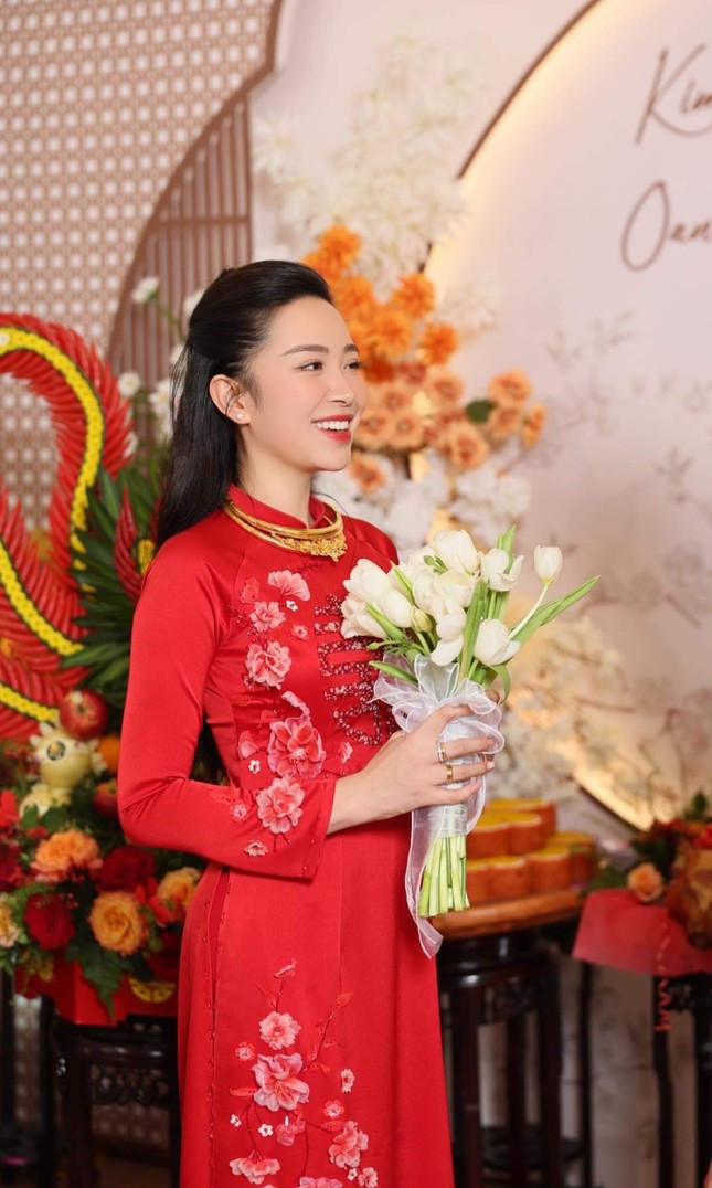 Le cuoi gian di cua dien vien Kim Oanh-Hinh-3