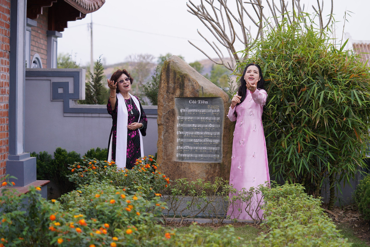 Di 50km tu lam mo cho minh, dan con chau ba chet cam khoc-Hinh-2