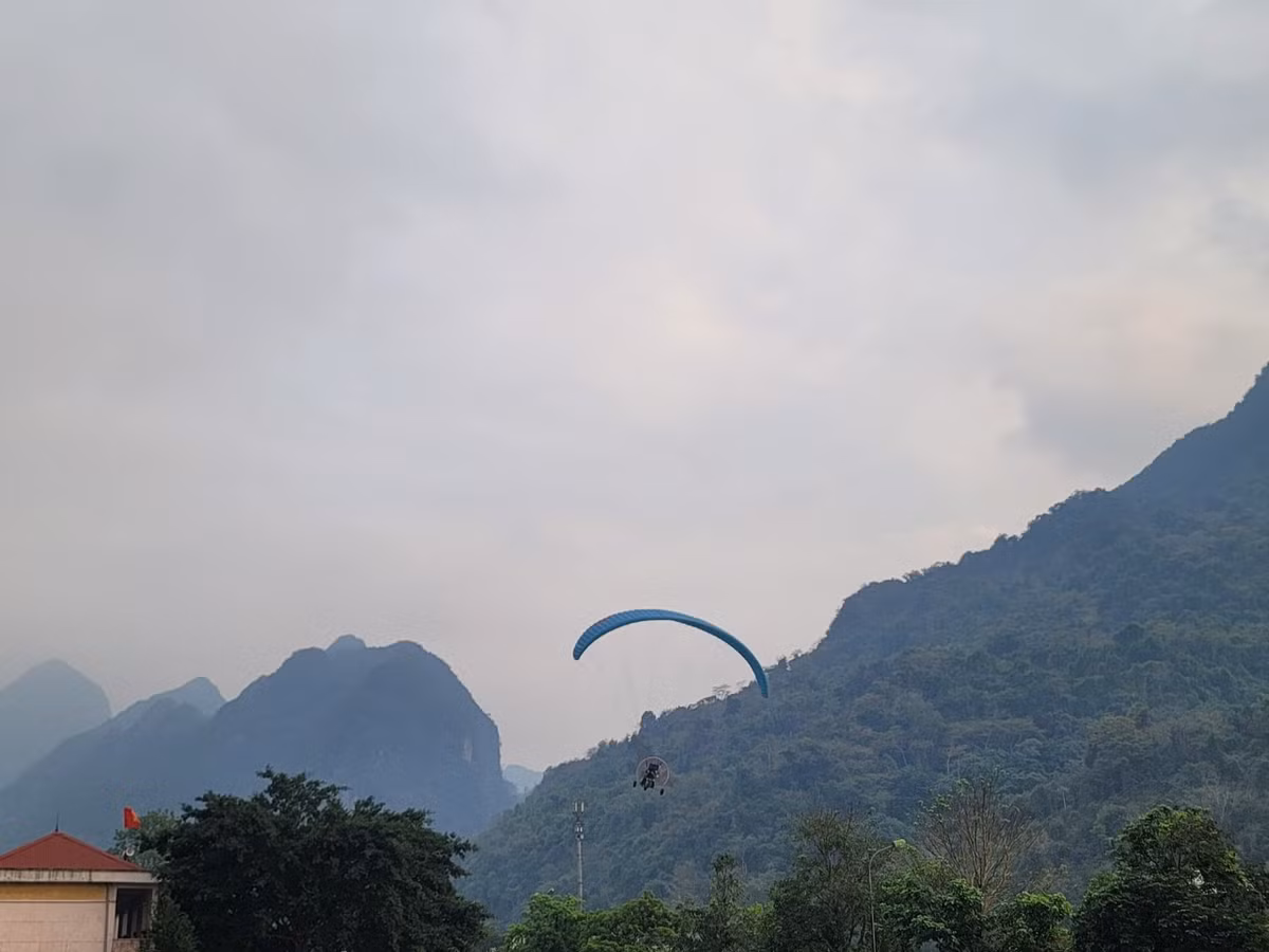 Du khach bay du luon tai phien cho vung cao o Thanh Hoa-Hinh-4