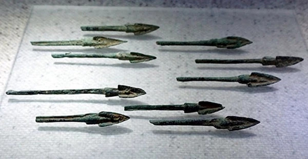 Dan chum Van Lang - Au Lac dan den cai chet cua 50 van quan Tan