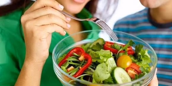 An rau thay com de giam can co tot cho suc khoe?-Hinh-3