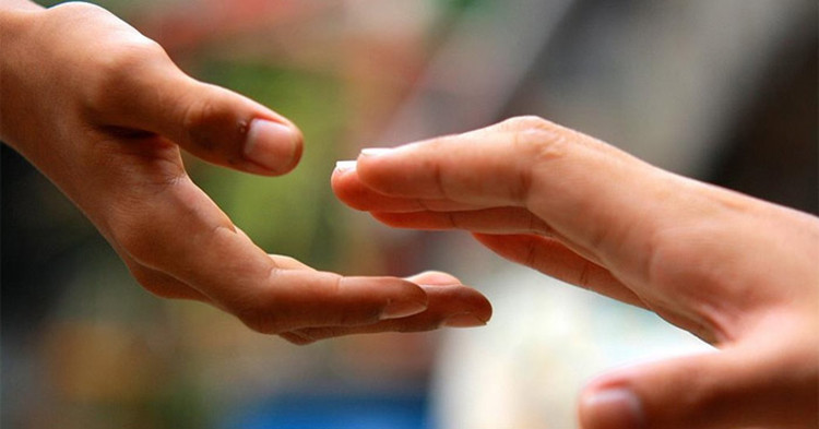 Đừng vội vàng giúp đỡ người khác đưa ra quyết định lớn. Đừng để lòng nhiệt thành của bạn khiến người khác thất bại, và đừng để những hạn chế của bạn ảnh hưởng đến bất cứ ai.