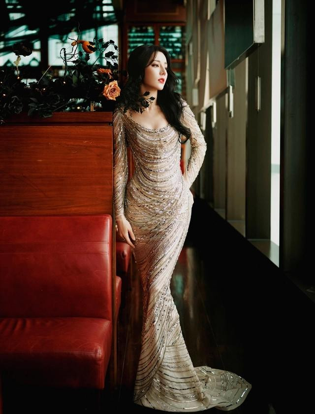 Nhan sac cuc pham cua Dich Le Nhiet Ba cach day 10 nam-Hinh-4