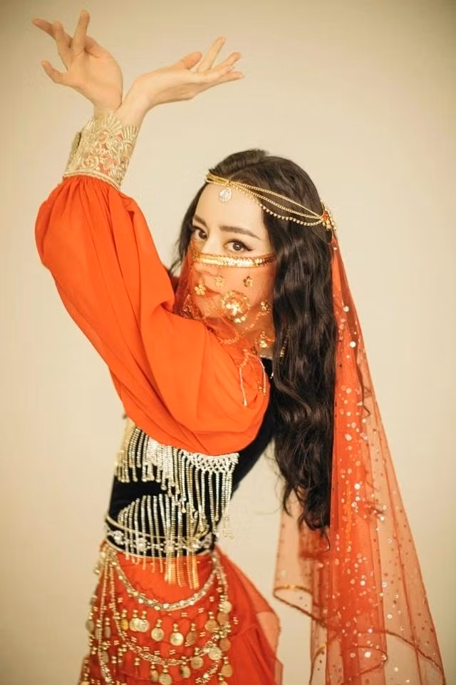 Nhan sac cuc pham cua Dich Le Nhiet Ba cach day 10 nam-Hinh-2