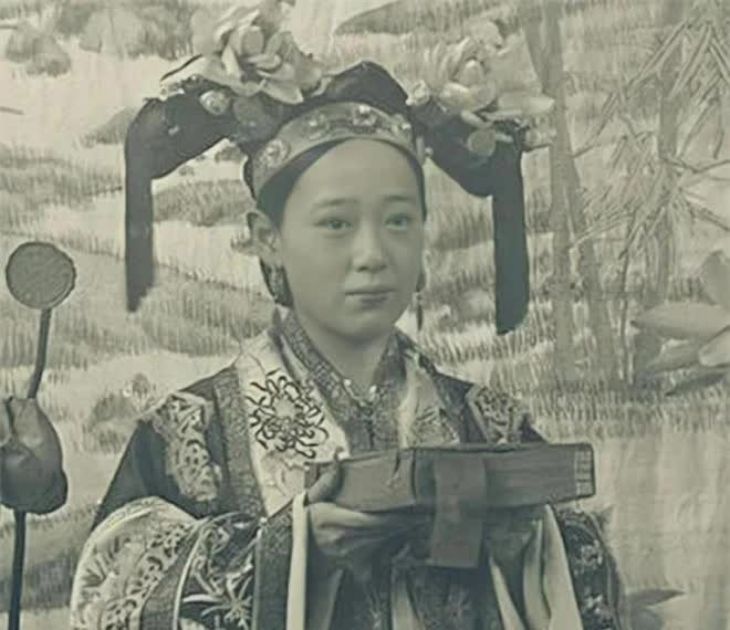 Cuoc song bi tham cua de nhat my nu thoi nha Thanh-Hinh-2