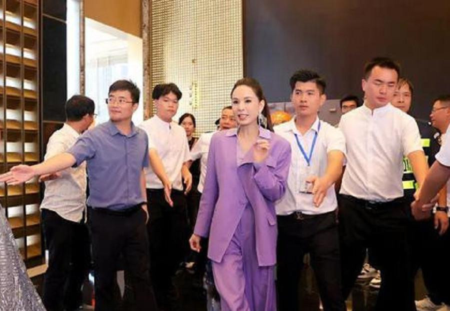 Ly Nhuoc Dong U60 khong chong con, gay chu y khi xuat hien-Hinh-3