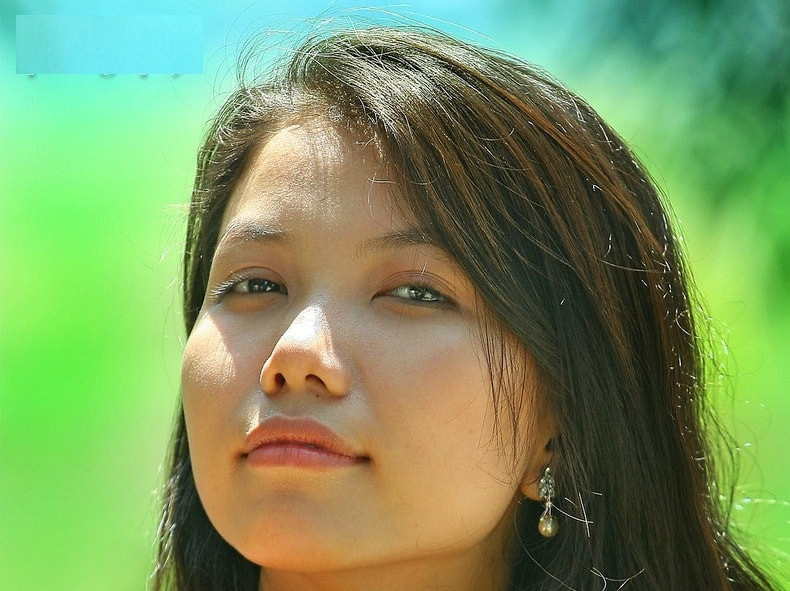  Ngoài ra, phụ nữ có dáng mũi này còn gặp trắc trở trong đường tình duyên, người này thuộc kiểu cả thèm chóng chán, nên dễ bị vướng vào những lời dụ dỗ ngon ngọt khi đã có gia đình. Cuộc sống hôn nhân vì vậy, khó lòng êm ả hạnh phúc. 