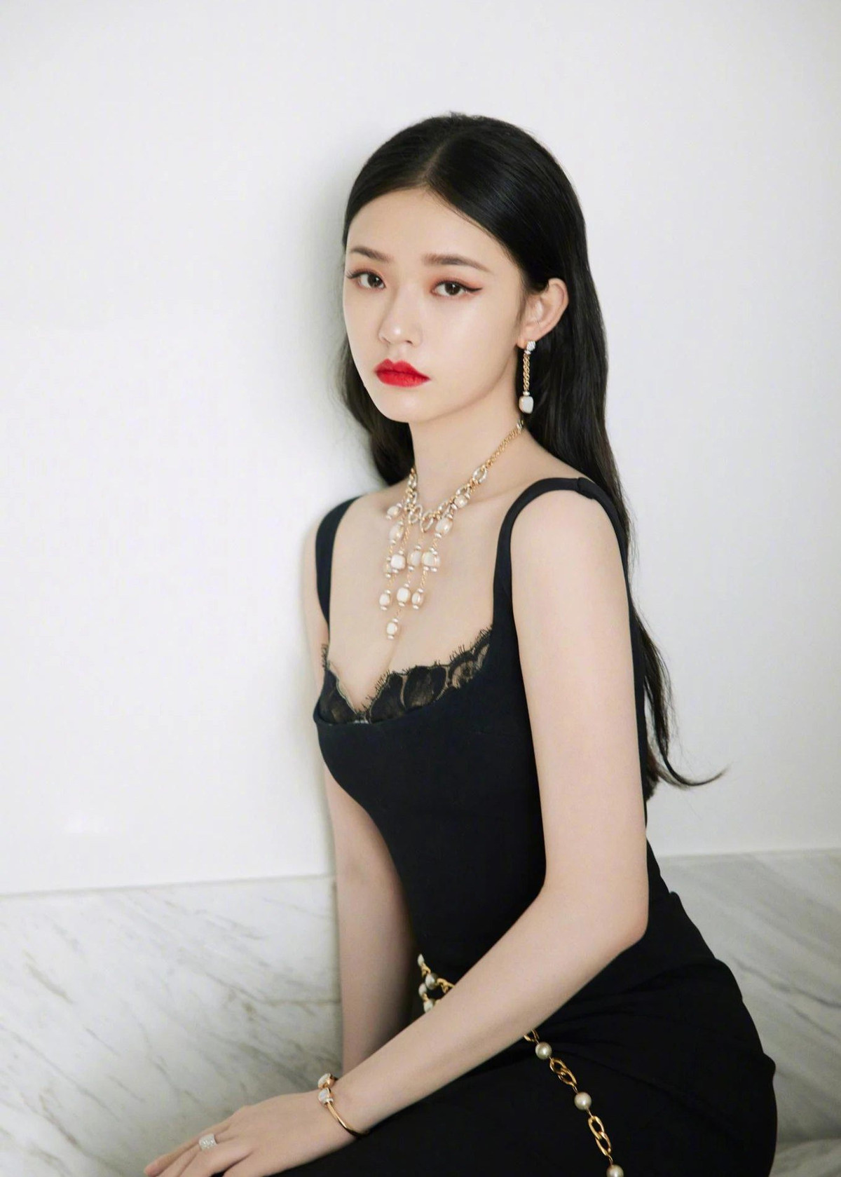 Thần thái, vóc dáng của "nàng thơ Châu Tinh Trì" không phải dạng vừa.