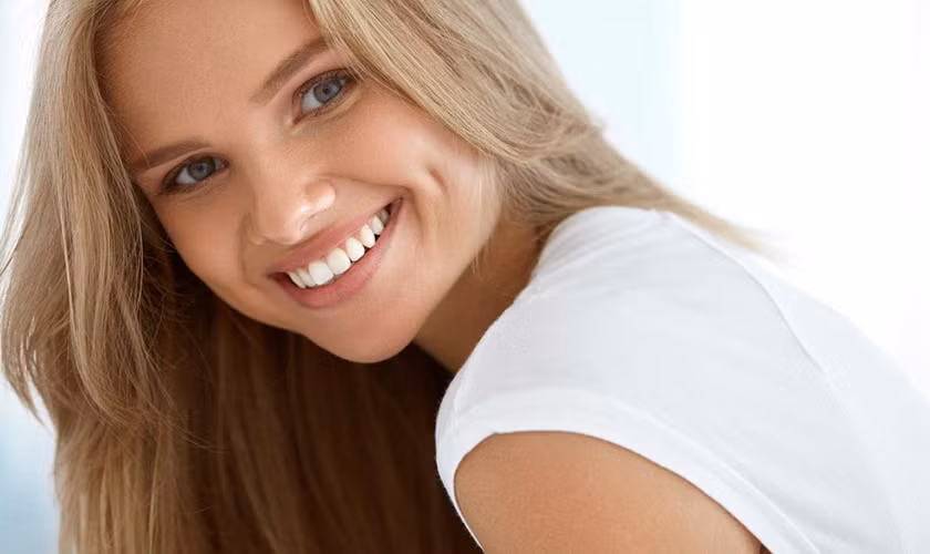 Răng càng trắng, càng đều, gò má đầy đặn thì càng dễ gặt hái thành công về tài chính và có ý chí phấn đấu, vươn cao bay xa tốt.