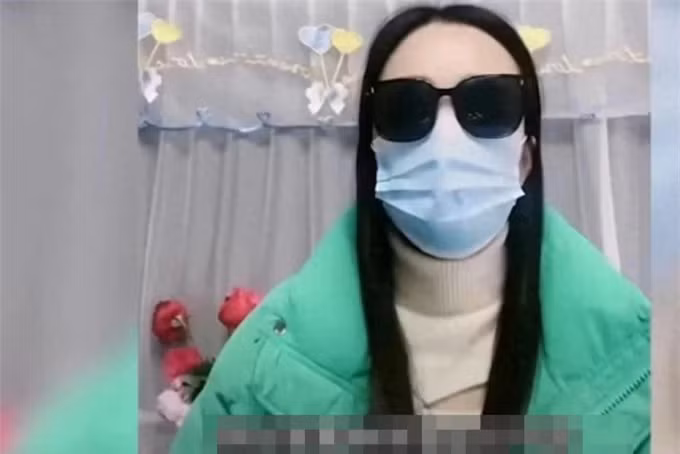 Hen ho lan dau, co gai goi ca cua Hoang De ve cho anh trai