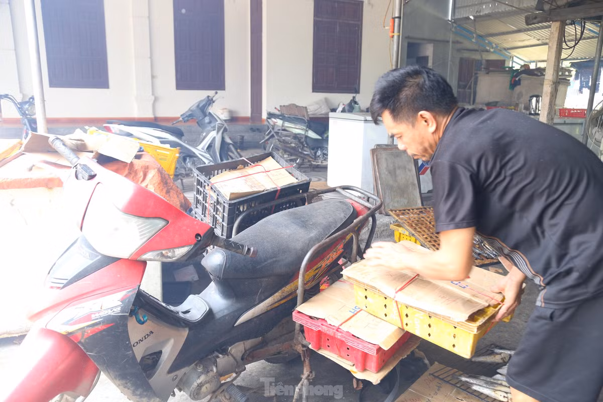 Hầu hết các gia đình ở đây đã trải qua 3 - 4 đời làm nghề nướng cá. Tuy vất vả nhưng hầu như không ai bỏ nghề đã nuôi sống họ và cả gia đình suốt nhiều năm nay.