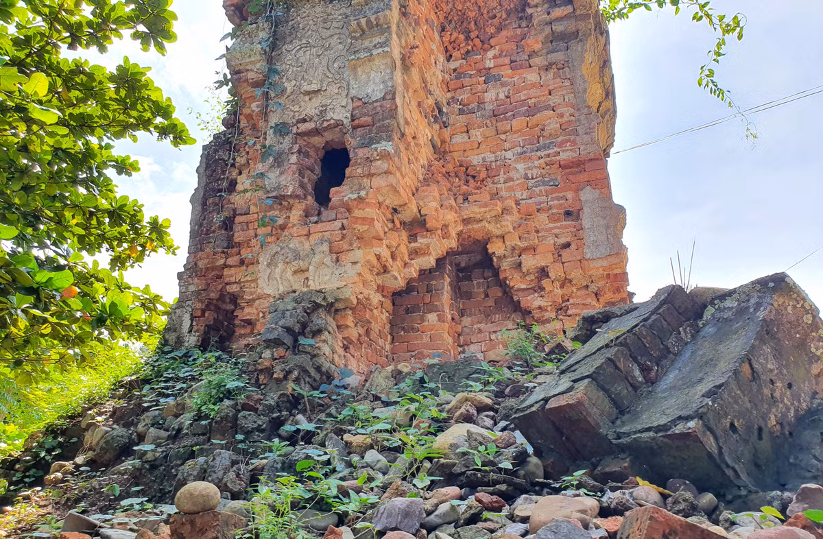 Thap co gan nghin nam tuoi o Nghe An nguy co do sap-Hinh-3