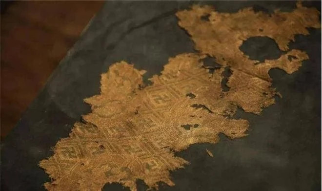 Long bao cua hoang de xua khong giat bang nuoc, neu ban phai lam sao?-Hinh-2