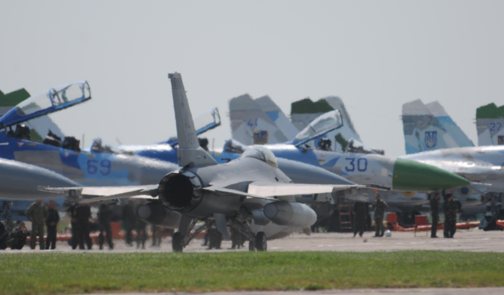 Không chỉ có vậy, Ukraine dự kiến sẽ nhận được tới 70 tiêm kích F-16, chiếc đầu tiên sẽ sẵn sàng làm nhiệm vụ vào giữa năm 2024, tuy nhiên mọi chuyện còn phụ thuộc vào kết quả đào tạo phi công. Theo Defense Express.