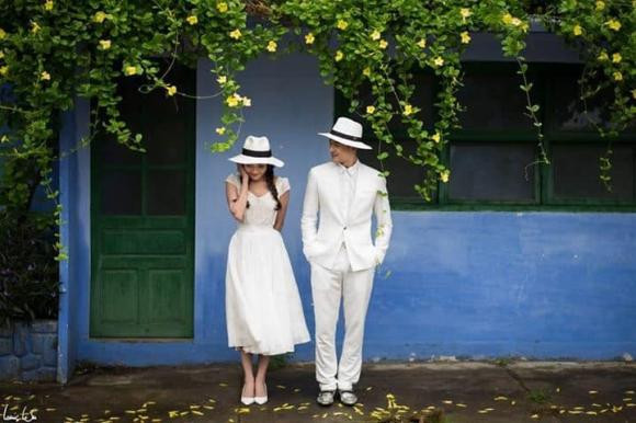 Lương Thế Thành đã xả kho loạt ảnh tình bể bình bên bà xã kỷ niệm 8 năm ngày cưới.